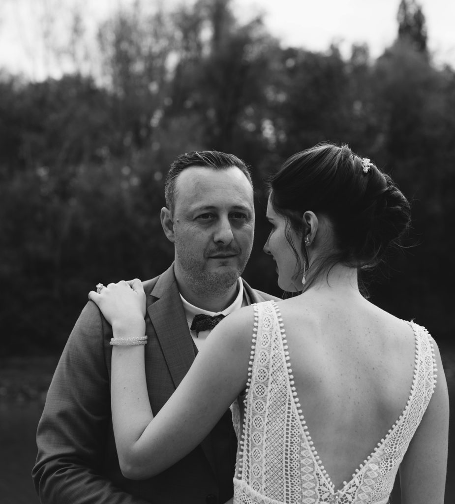 zwart-wit foto bruidspaar