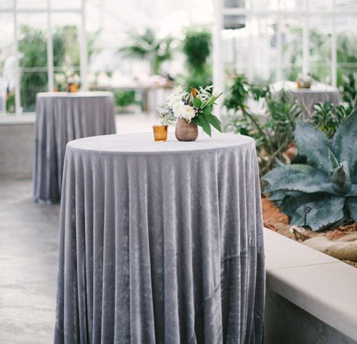 velvet tafellaken voor trouwfeest of event