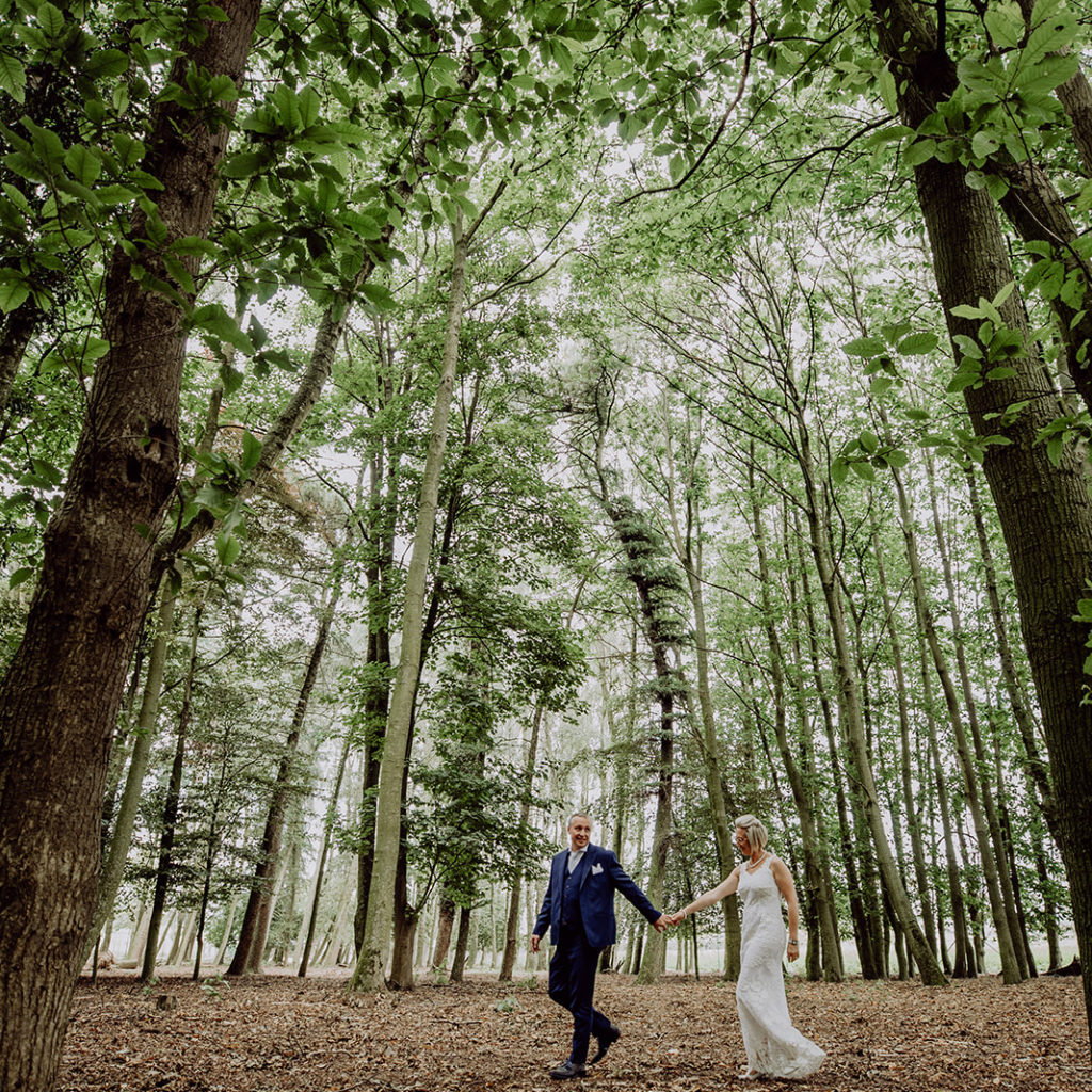 Trouwfeest ceremonie storytelling weddingplanner tenttrouw tent trouwen trouwlocatie België Event'L