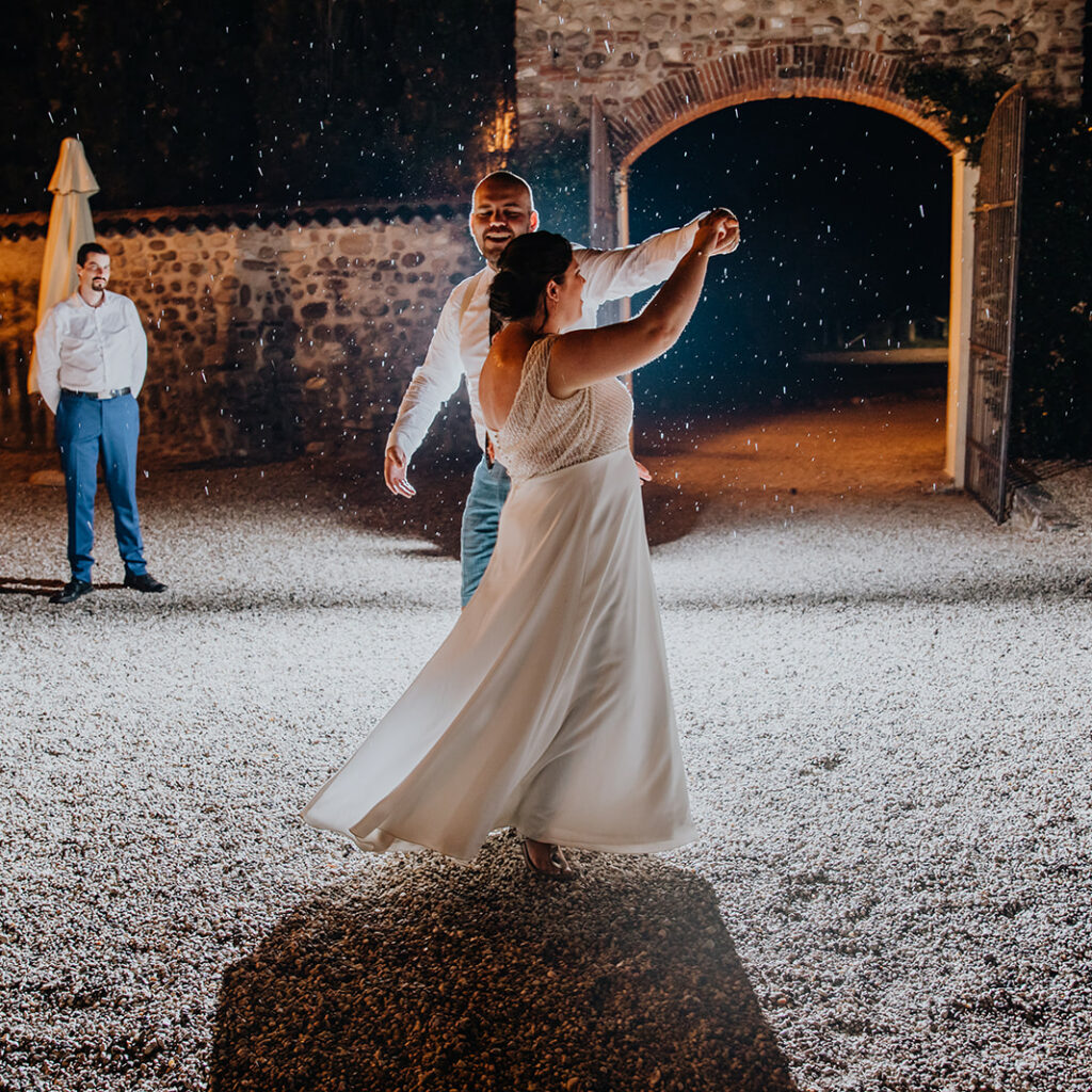 huwelijk in Italië door weddingplanner Event'L aan het gardameer met een ceremonie tussen de olijfbomen
