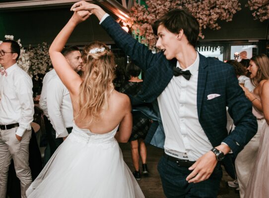 Dansfeest tijdens huwelijk